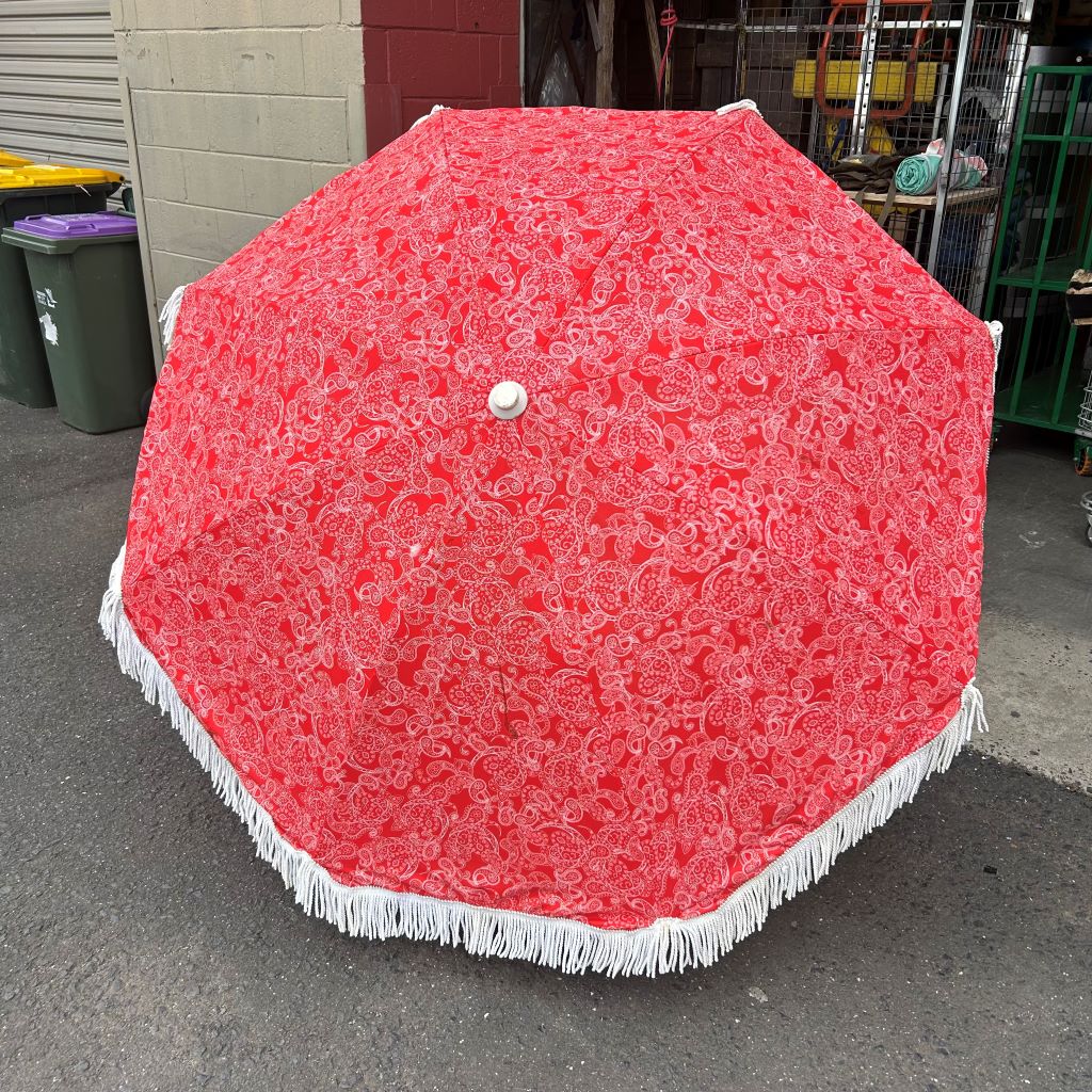 UMBRELLA, Beach Red Paisley w Fringing